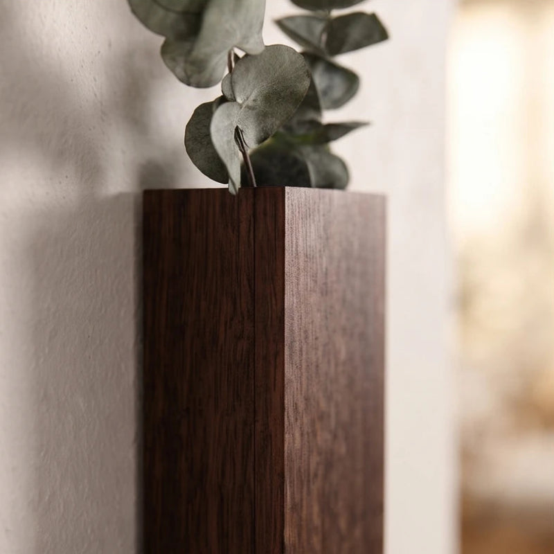 Blumentopf aus Massivholz zur Wandmontage, schmale Wandvase