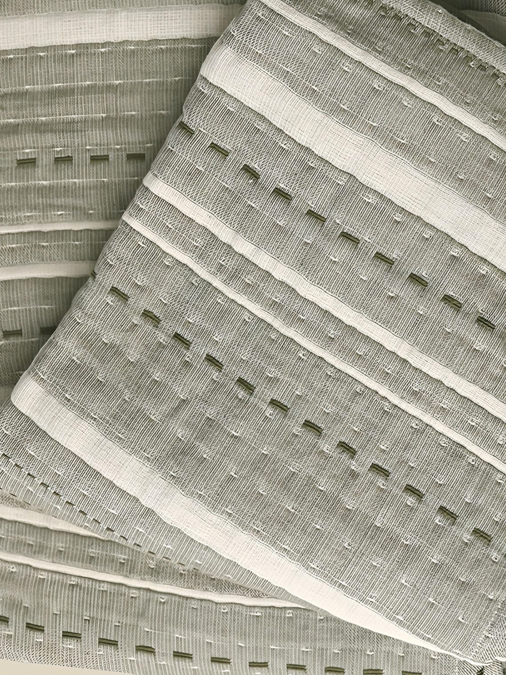 Kuscheldecke aus handgewebter Baumwolle mit Streifen und Quasten - Ansicht 3