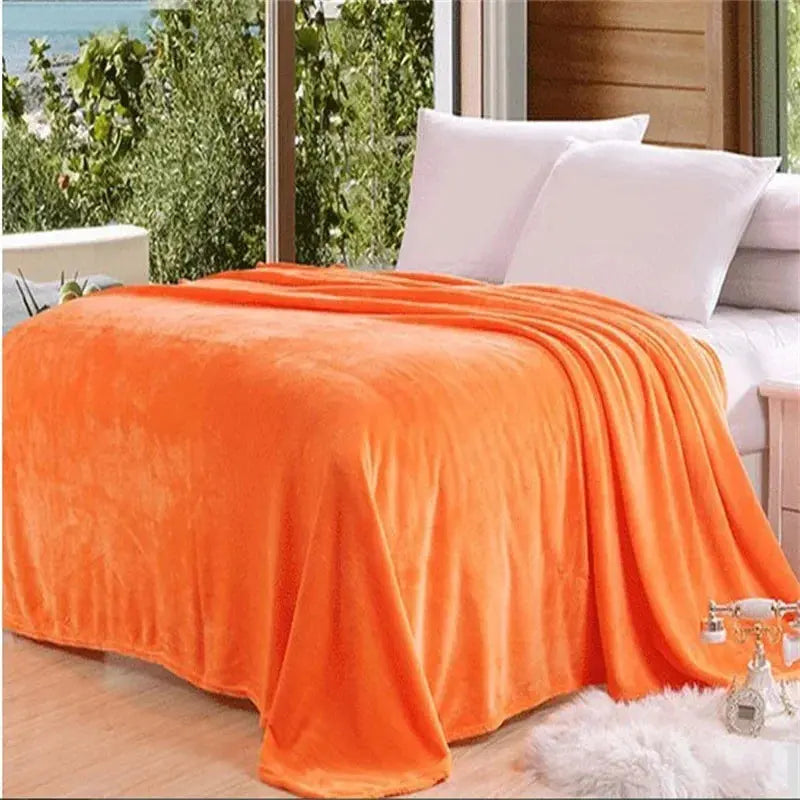 Kuscheldecke aus Korallenfleece mit weicher Flanellstruktur
