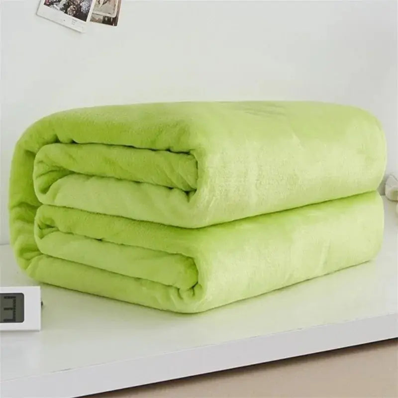 Kuscheldecke aus Korallenfleece mit weicher Flanellstruktur