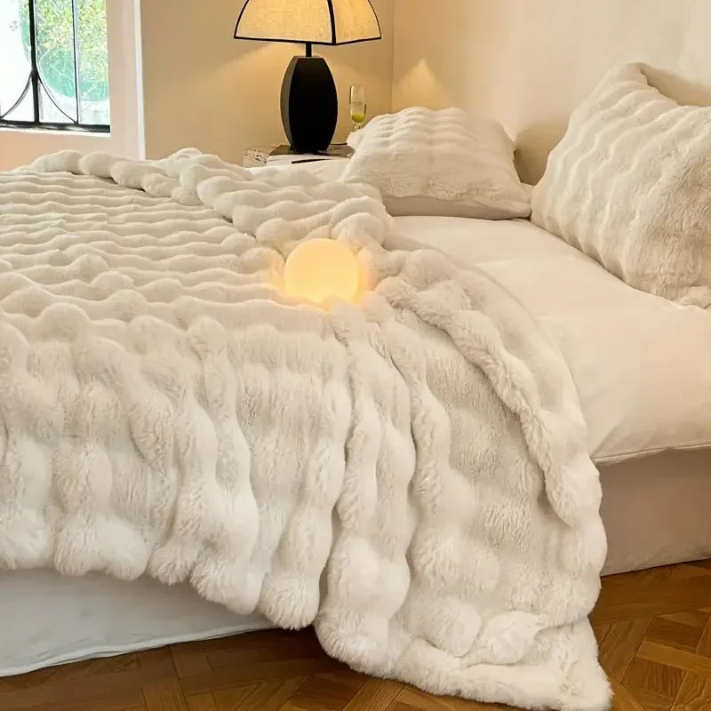 Kuscheldecke aus Teddyfleece, beidseitig weich und wärmend - Ansicht 3
