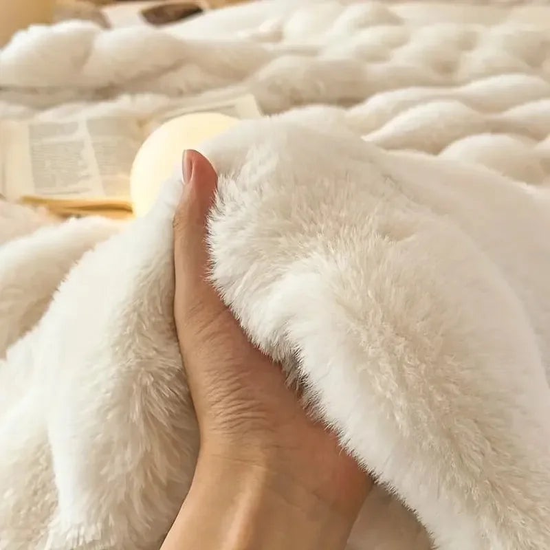 Kuscheldecke aus Teddyfleece, beidseitig weich und wärmend - Ansicht 4