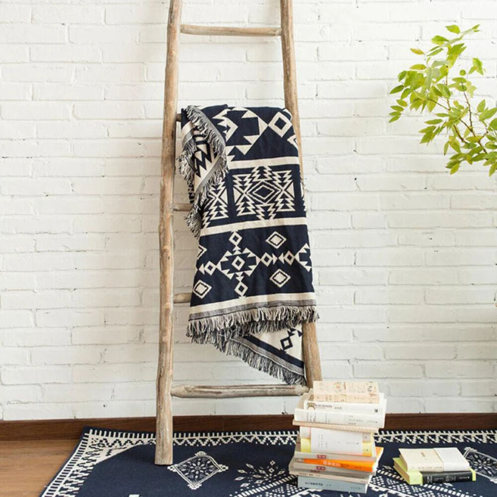 Kuscheldecke wendbar mit Fransen und geometrischem Muster - Ansicht 2