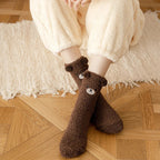 Kuschelsocken aus Plüschstrick, warm und dehnbar mit Bärenmotiv