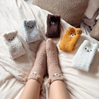 Kuschelsocken aus Plüschstrick, warm und dehnbar mit Bärenmotiv