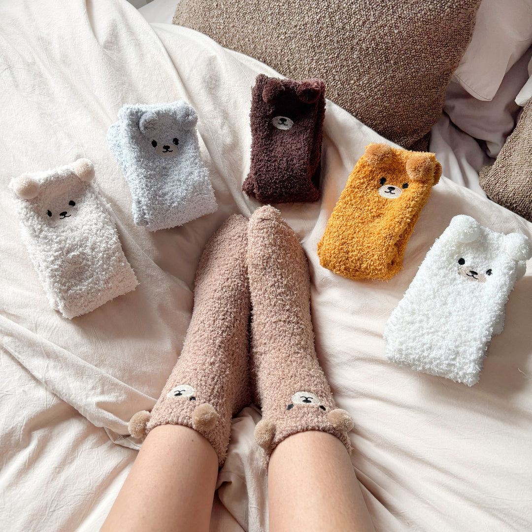 Kuschelsocken aus Plüschstrick, warm und dehnbar mit Bärenmotiv