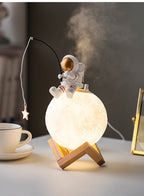 Luftbefeuchter mit Nachtlicht, Mondform und Astronautenfigur - Ansicht 3