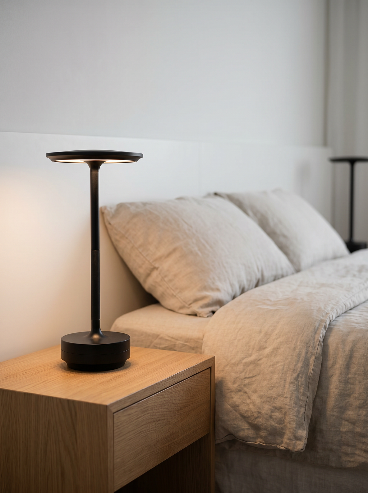 Schreibtischlampe aus Aluminium, kabellos und per Berührung dimmbar - Ansicht 2