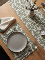 Tischläufer mit Baumwolloberseite, floralem Druck und Borten