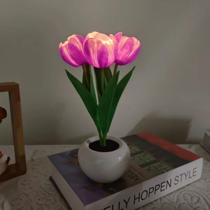 Tischlampe mit LED-Tulpen, warmes Licht und dekorativer Keramik