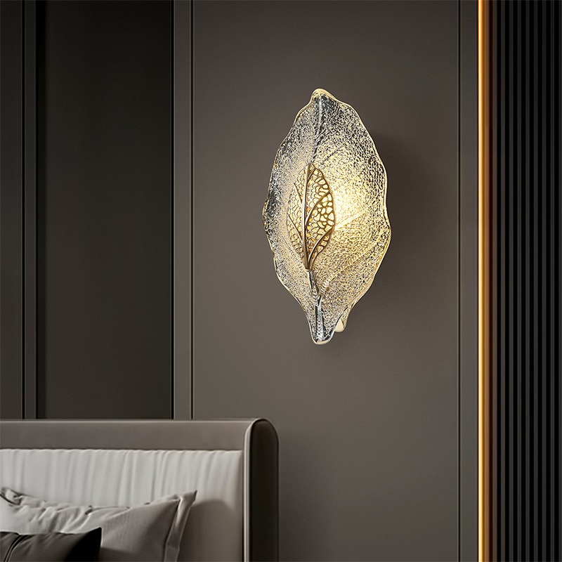 Wandlampe aus handgefertigtem Glas in Blattform mit E14-Fassung