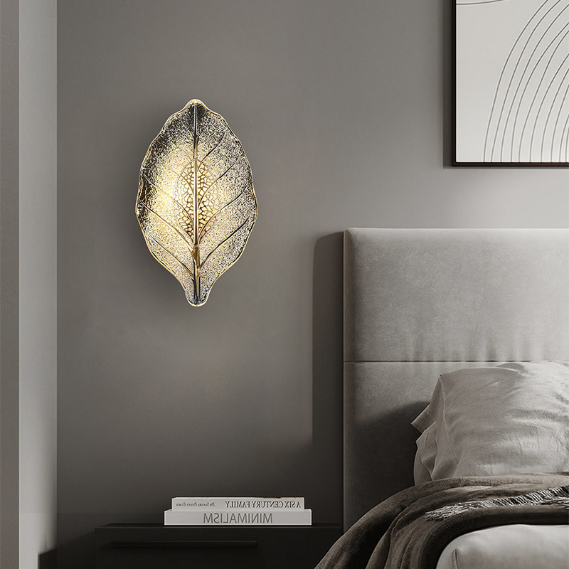 Wandlampe aus handgefertigtem Glas in Blattform mit E14-Fassung