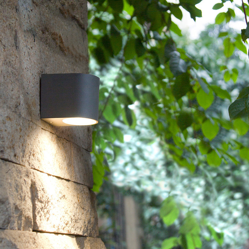 Wandlampe aus Metall und Glas mit LED, wetterfest für aussen
