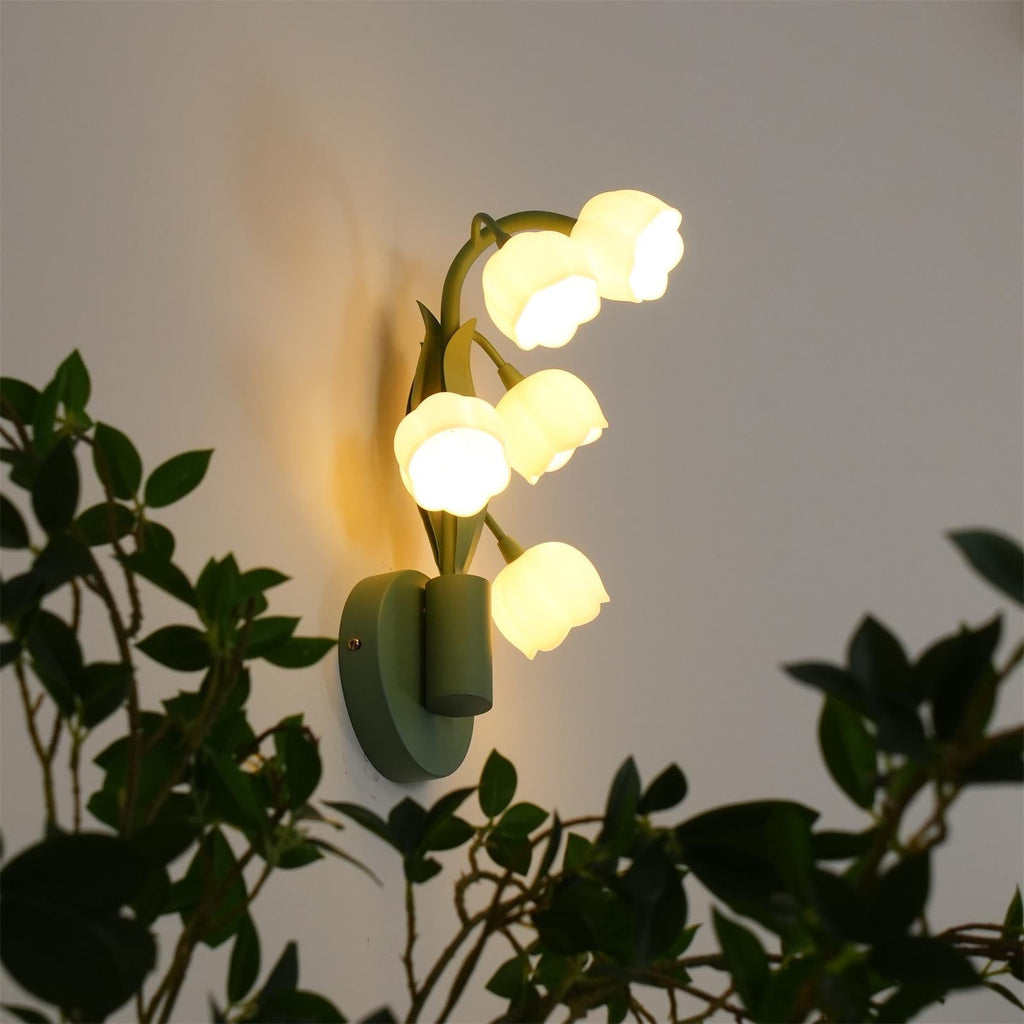Wandlampe mit Orchideenmotiv, G4-Fassung und botanischem Blattwerk