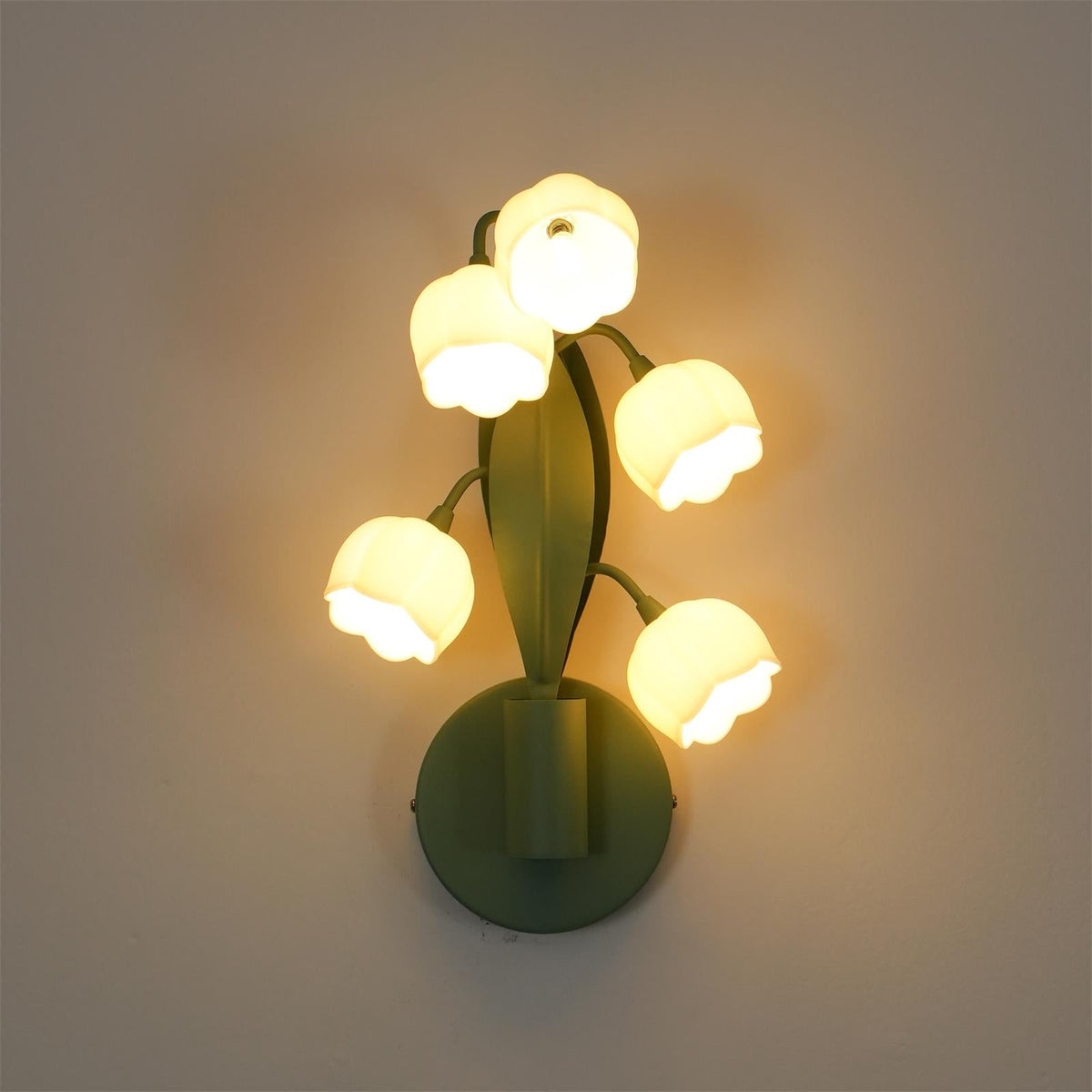Wandlampe mit Orchideenmotiv, G4-Fassung und botanischem Blattwerk
