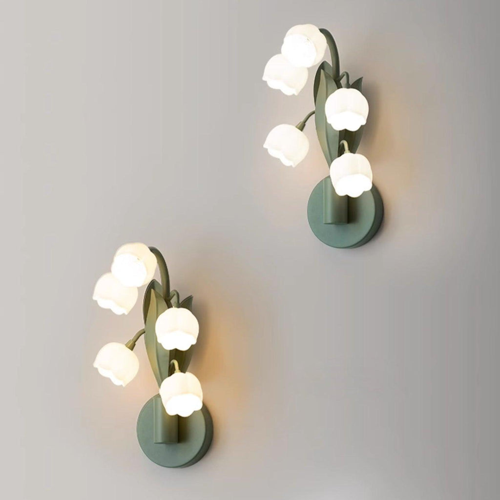 Wandlampe mit Orchideenmotiv, G4-Fassung und botanischem Blattwerk