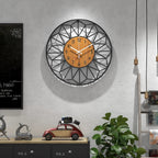 Wanduhr aus Metall mit geometrischem Rahmen, lautloses Quarzuhrwerk - Ansicht 3