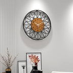 Wanduhr aus Metall mit geometrischem Rahmen, lautloses Quarzuhrwerk - Ansicht 4