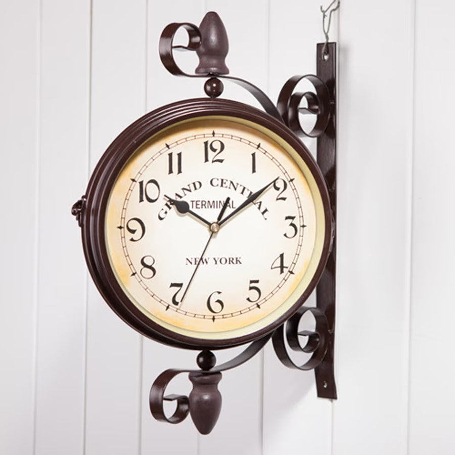 Wanduhr aus Metall mit lautlosem Uhrwerk, doppelseitige Bahnhofsuhr