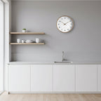 Wanduhr in Holzoptik, rund und leise im skandinavischen Stil - Ansicht 4