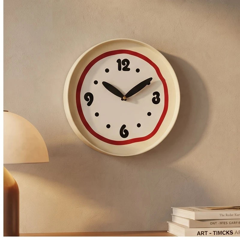 Wanduhr mit lautlosem Quarzwerk und geschwungenem Rahmen - Ansicht 8