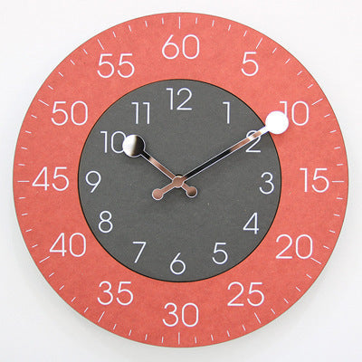 Wanduhr rund und rahmenlos mit kontrastreichem Zifferblatt