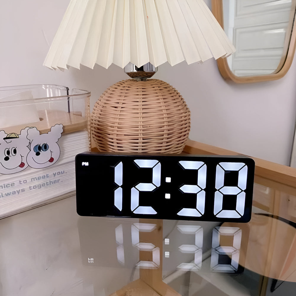 Wecker digital mit LED-Spiegeldisplay, Schlummerfunktion und Temperaturanzeige
