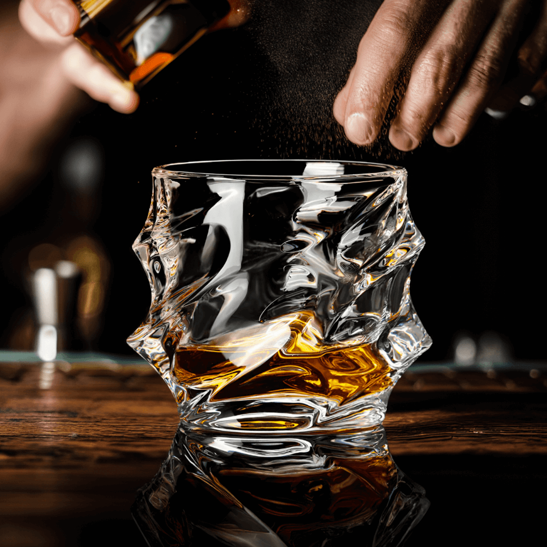 Whiskyglas aus Kristallglas mit Wellenrelief und glatter Innenseite - Ansicht 10