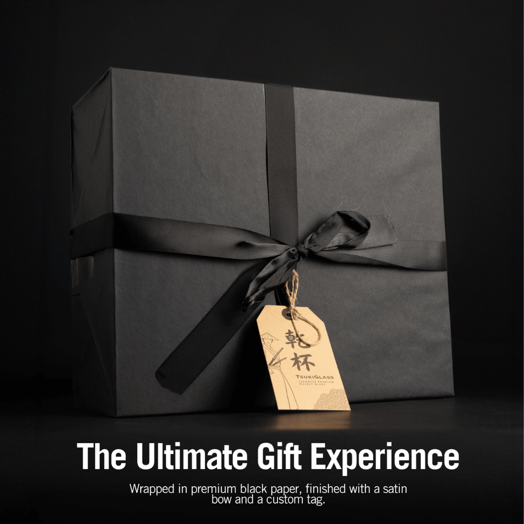 Whiskyglas aus Kristallglas mit Wellenrelief und glatter Innenseite - Ansicht 4